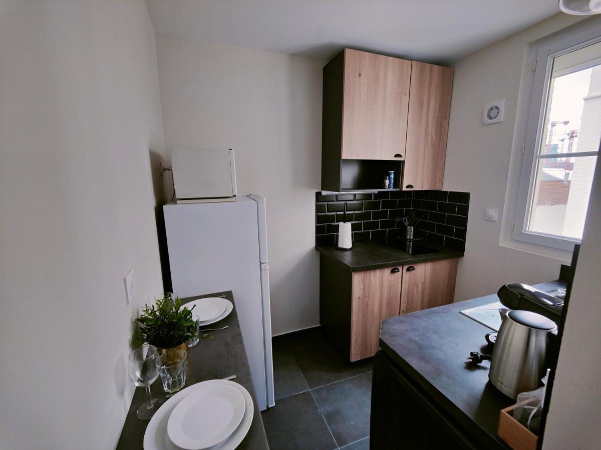 Appartement Business ลากาแร็น-โกลงบ์ ภายนอก รูปภาพ
