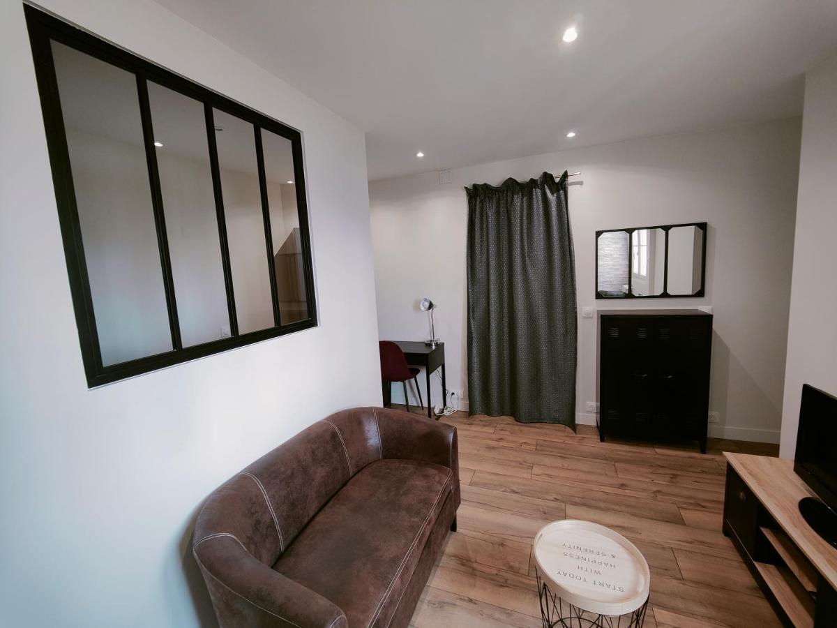 Appartement Business ลากาแร็น-โกลงบ์ ภายนอก รูปภาพ